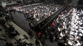Beşiktaş Kulübü Olağanüstü Seçimli Genel Kurulu’nda organizasyon sıkıntıları yaşanıyor