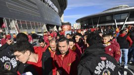 Galatasaray taraftarı derbi için Kadıköy’e gitti